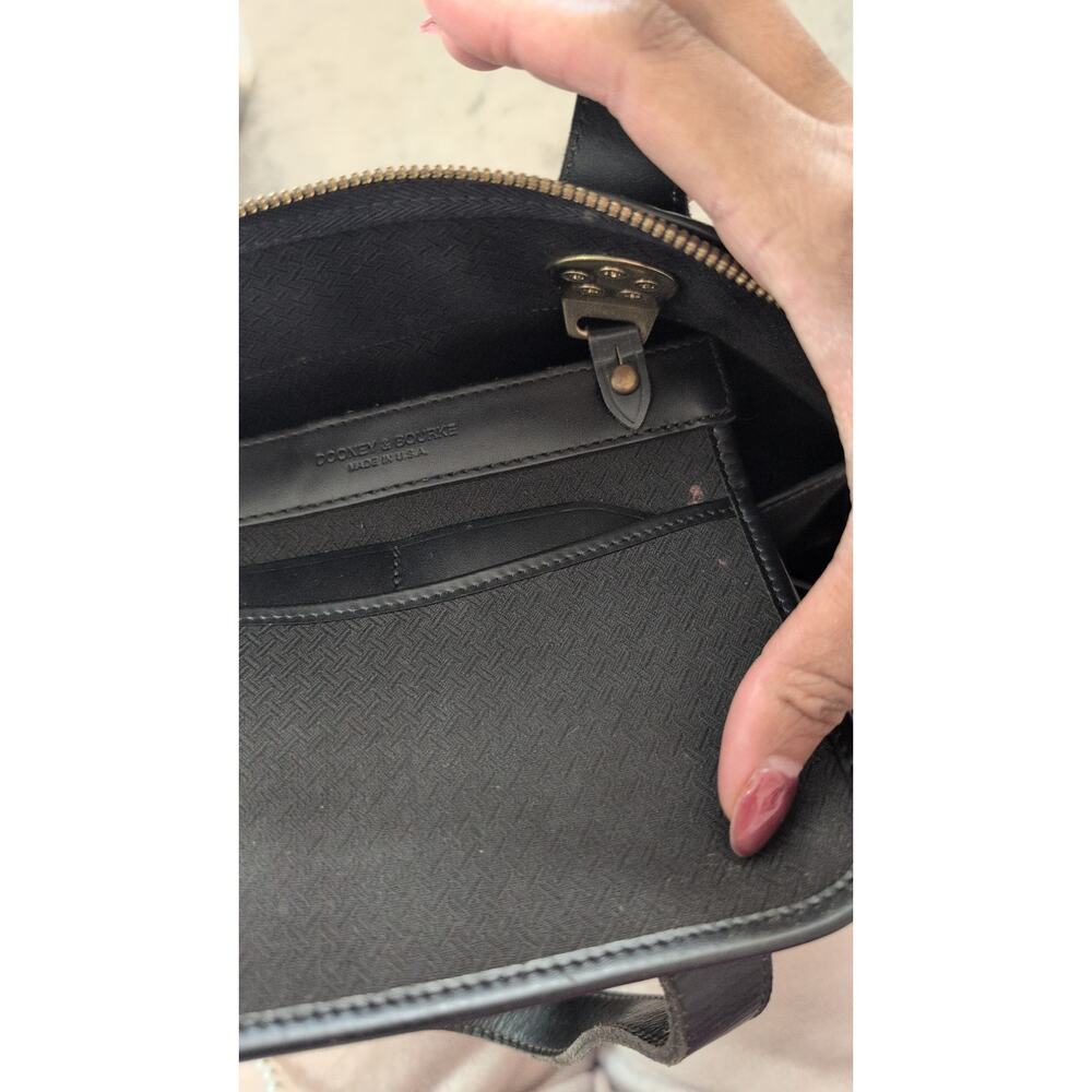 Vintage Dooney & Bourke Cabriolet Zip Satchel Black Leather - Picture 6 of 7